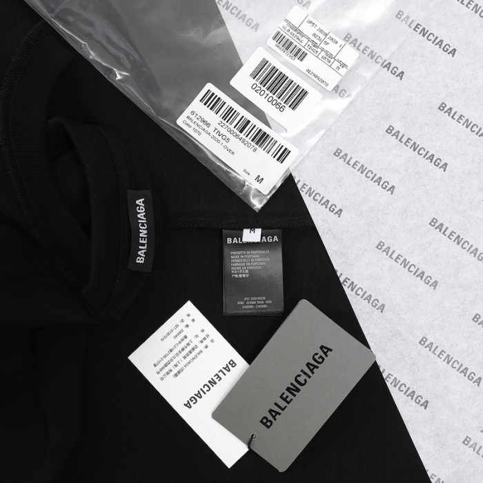 Ba*len*cia*ga logo medium fit t-shirt in black