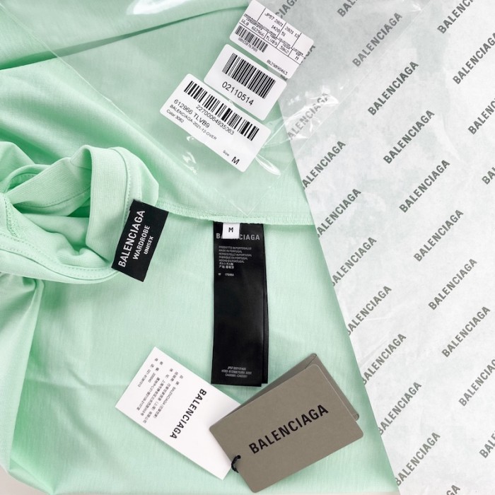 Ba*len*cia*ga logo medium fit t-shirt in green