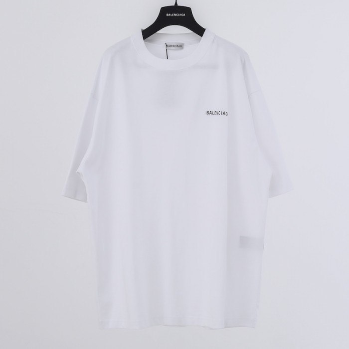 Ba*len*cia*ga logo medium fit t-shirt in white