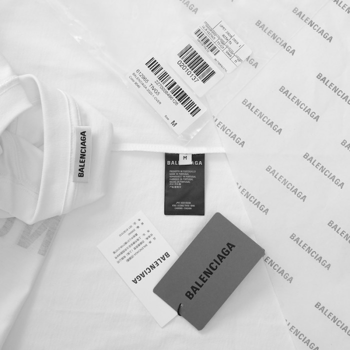 Ba*len*cia*ga logo medium fit t-shirt in white