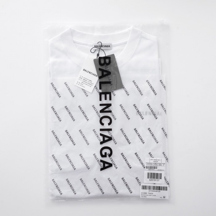 Ba*len*cia*ga logo medium fit t-shirt in white