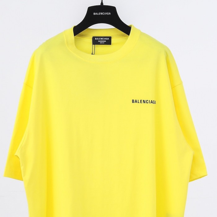 Ba*len*cia*ga logo medium fit t-shirt in yellow