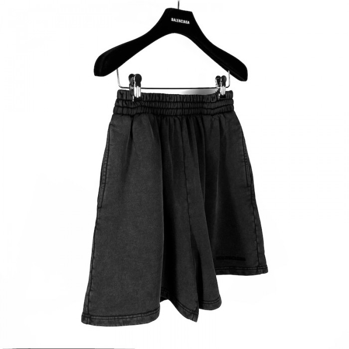 Ba*len*cia*ga logo medium fit short black