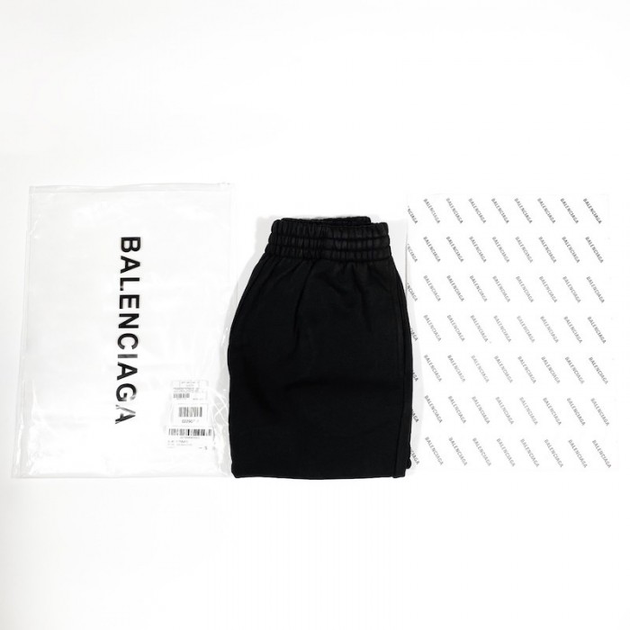Ba*len*cia*ga logo medium fit short in black