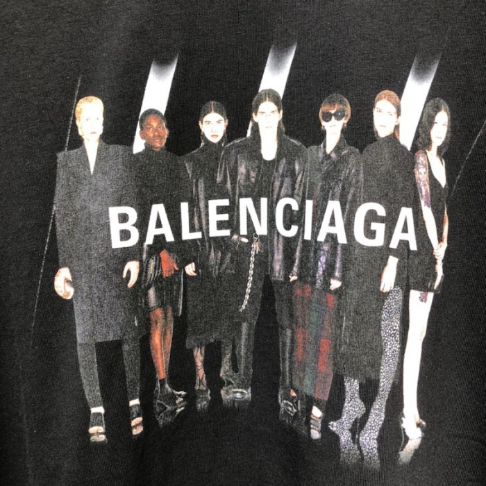 Ba*len*cia*ga real Ba*len*cia*ga medium fit t shirt black