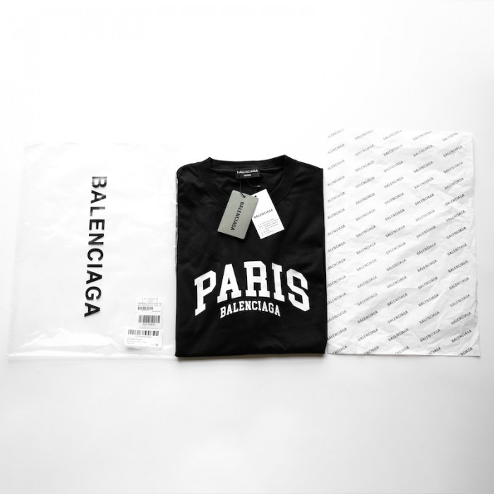 Ba*len*cia*ga cities paris t-shirt medium fit in black