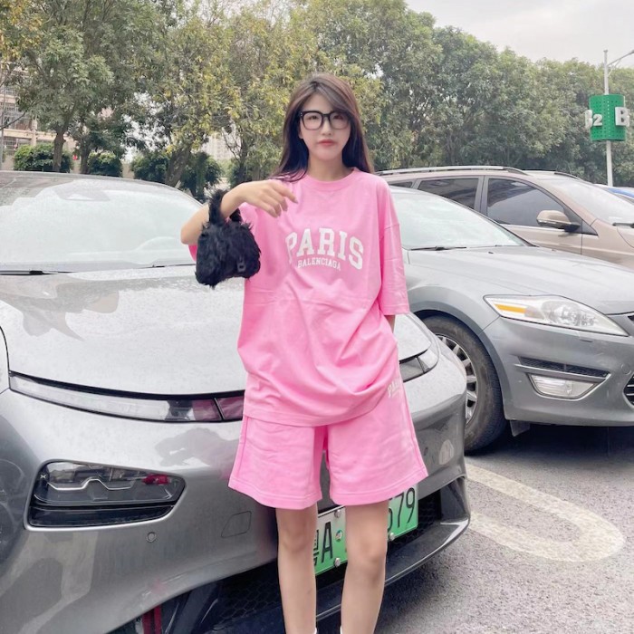 Ba*len*cia*ga cities paris t-shirt medium fit in pink