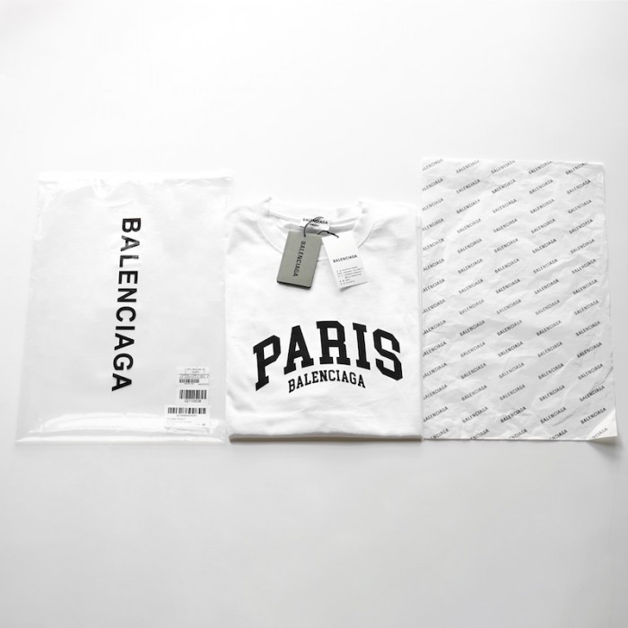 Ba*len*cia*ga cities paris t-shirt medium fit in white