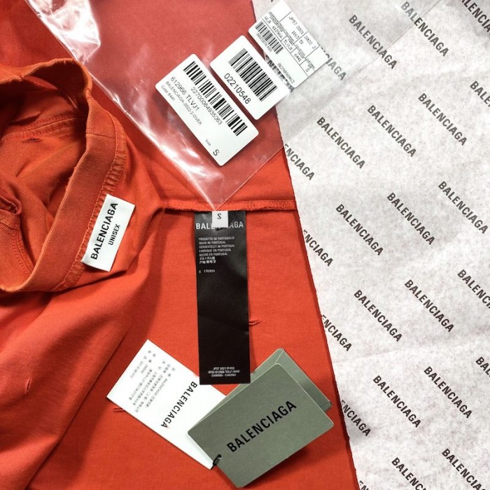 maison Ba*len*cia*ga t-shirt medium fit in red