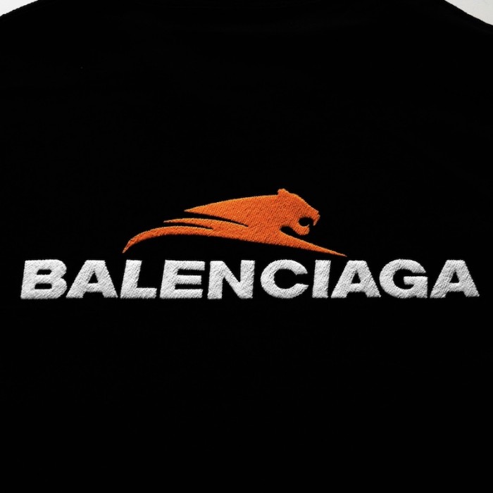 Ba*len*cia*ga year of the tiger t-shirt medium fit in black