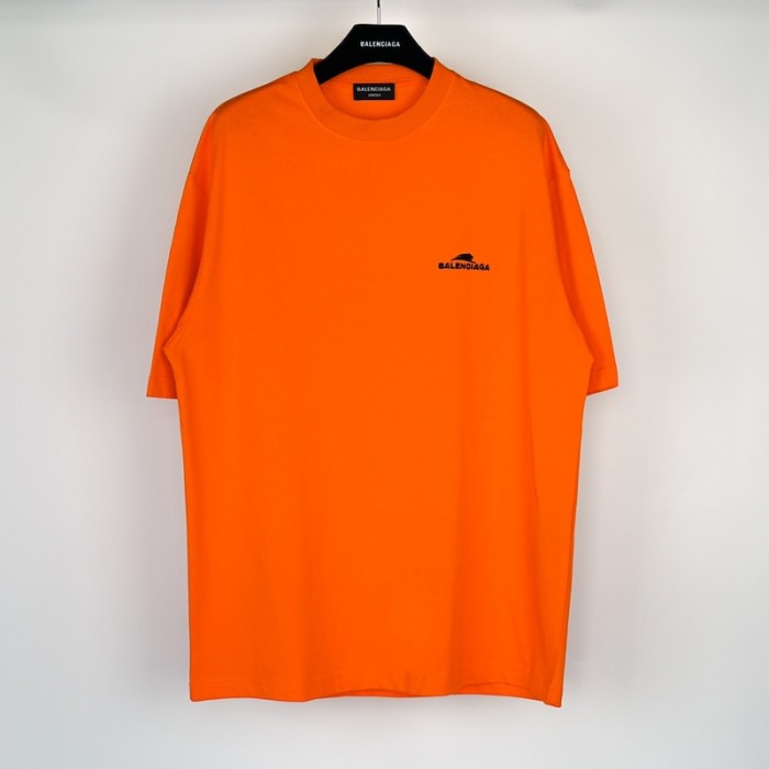 Ba*len*cia*ga year of the tiger t-shirt medium fit in orange