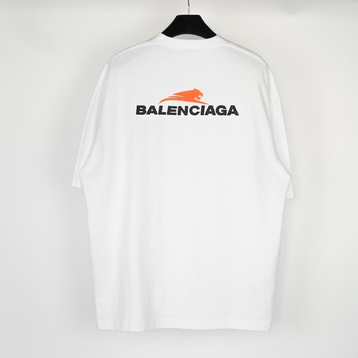 Ba*len*cia*ga year of the tiger t-shirt medium fit in white