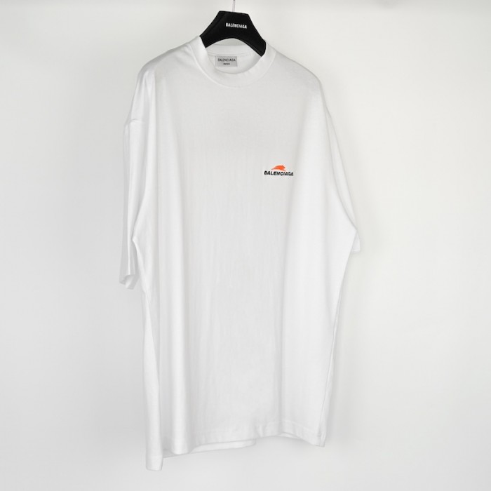 Ba*len*cia*ga year of the tiger t-shirt medium fit in white