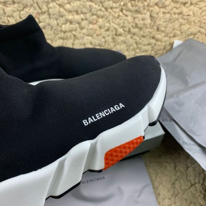 Ba*len*cia*ga speed sneakers black with red