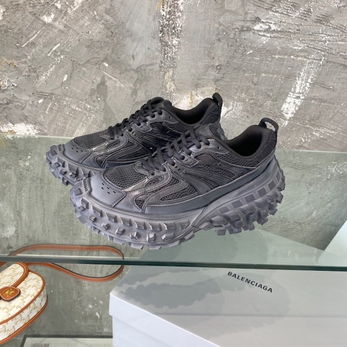 Ba*len*cia*ga defender sneaker in black