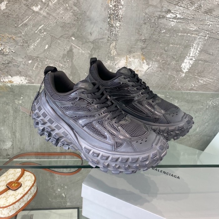 Ba*len*cia*ga defender sneaker in black