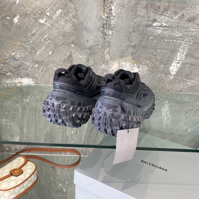 Ba*len*cia*ga defender sneaker in black