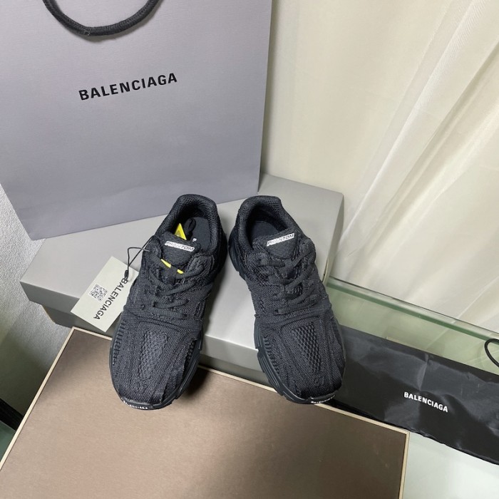 Ba*len*cia*ga phantom sneaker in black