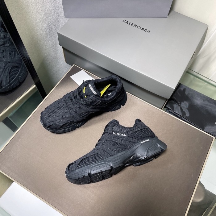 Ba*len*cia*ga phantom sneaker in black