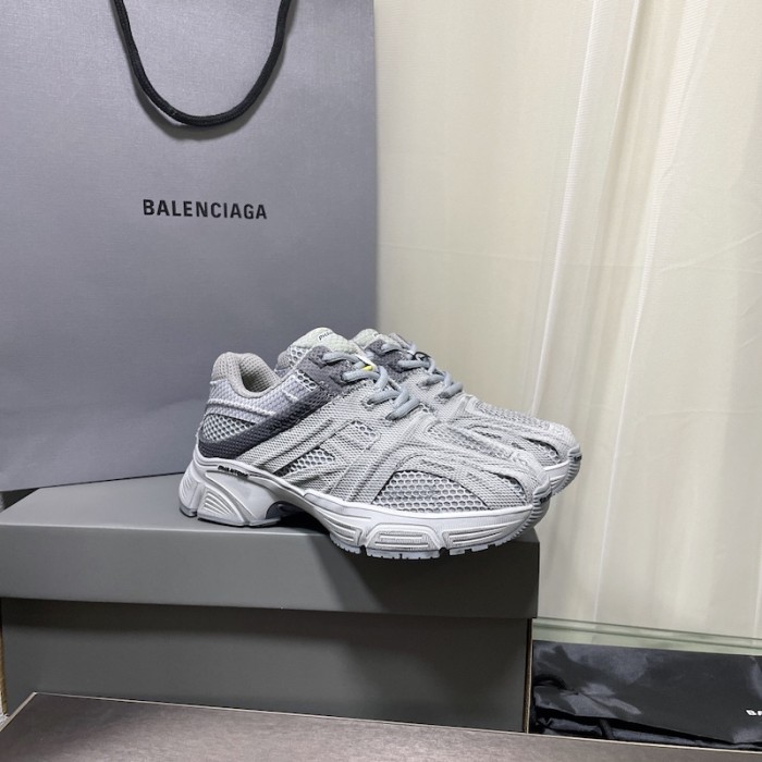 Ba*len*cia*ga phantom sneaker in grey