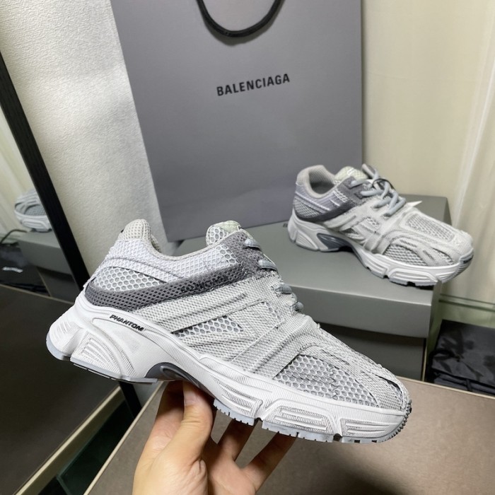 Ba*len*cia*ga phantom sneaker in grey