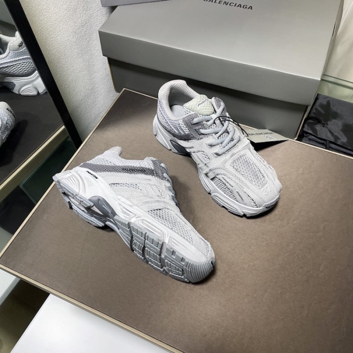 Ba*len*cia*ga phantom sneaker in grey