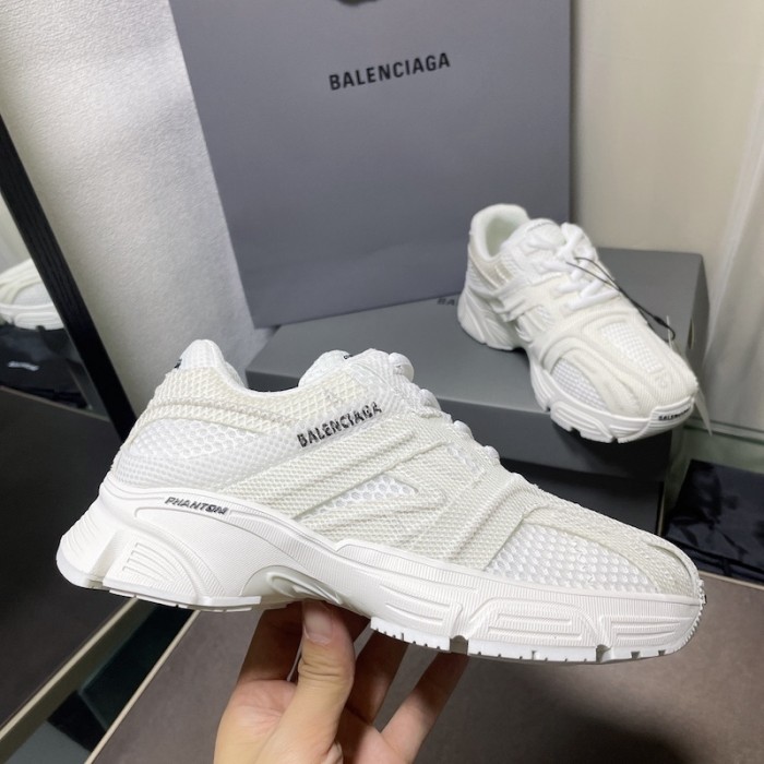 Ba*len*cia*ga phantom sneaker in white