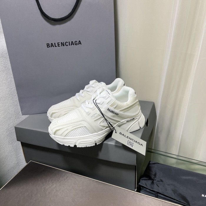 Ba*len*cia*ga phantom sneaker in white