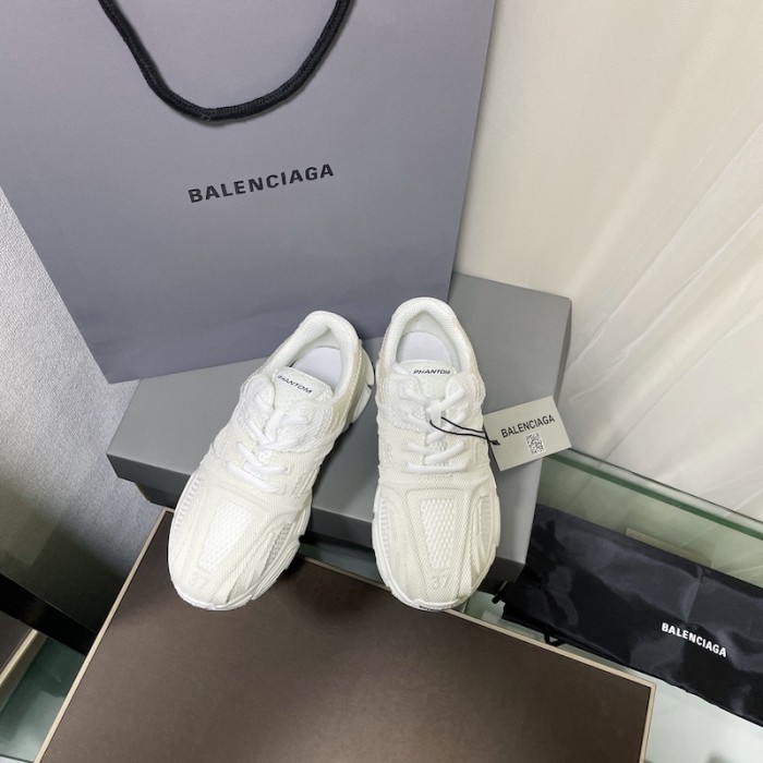 Ba*len*cia*ga phantom sneaker in white