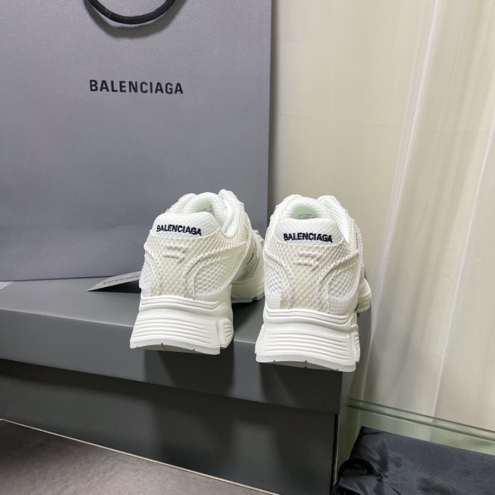 Ba*len*cia*ga phantom sneaker in white