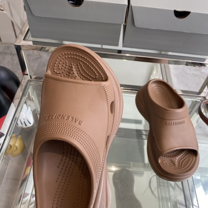 Ba*len*cia*ga pool crocs™ slide sandal in brown