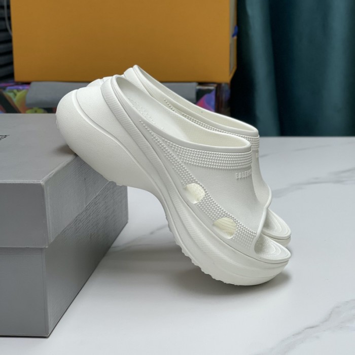 Ba*len*cia*ga pool crocs™ slide sandal in white