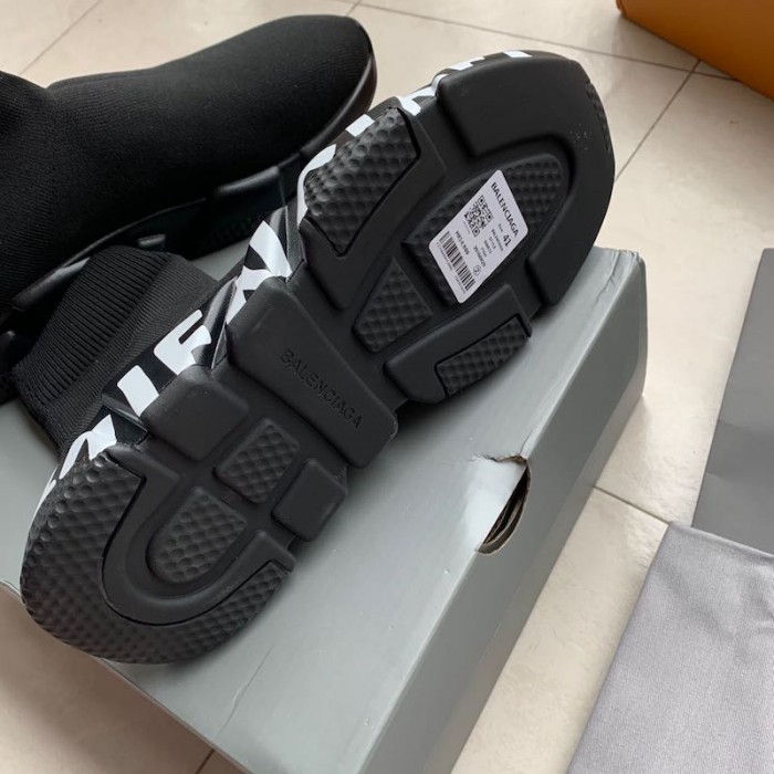 Ba*len*cia*ga speed sneakers graffiti black