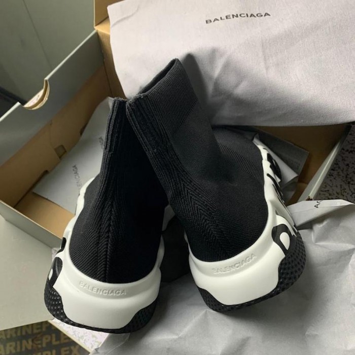 Ba*len*cia*ga speed sneakers graffiti black / white