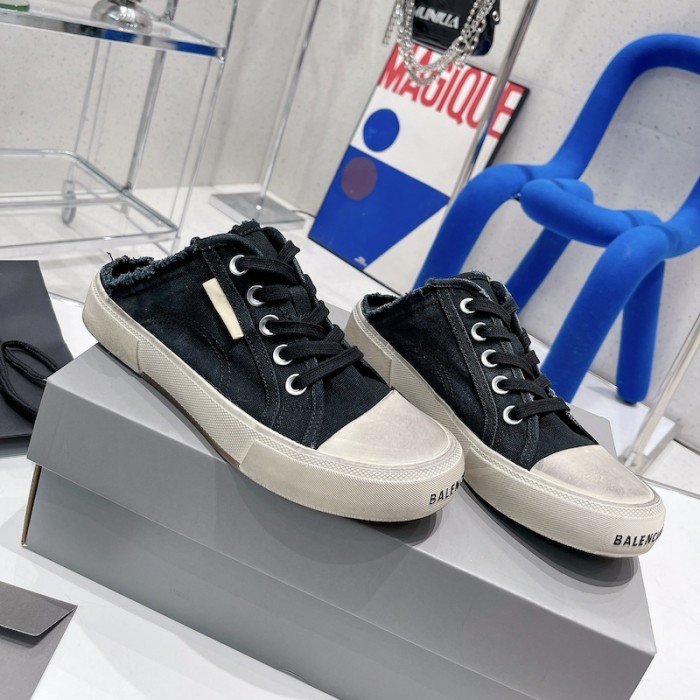 Ba*len*cia*ga paris sneaker mule in black