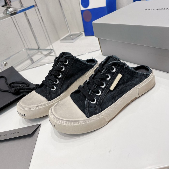 Ba*len*cia*ga paris sneaker mule in black
