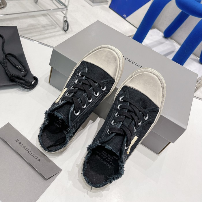 Ba*len*cia*ga paris sneaker mule in black