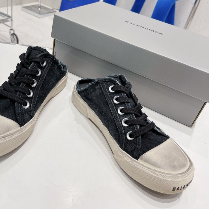 Ba*len*cia*ga paris sneaker mule in black