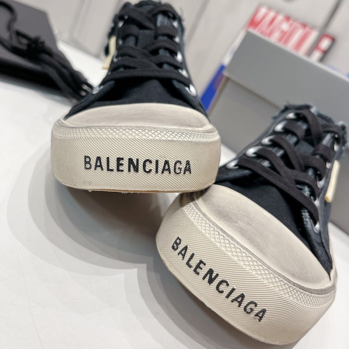 Ba*len*cia*ga paris sneaker mule in black