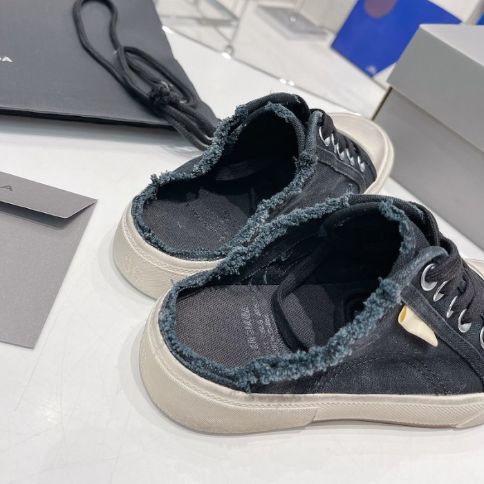 Ba*len*cia*ga paris sneaker mule in black