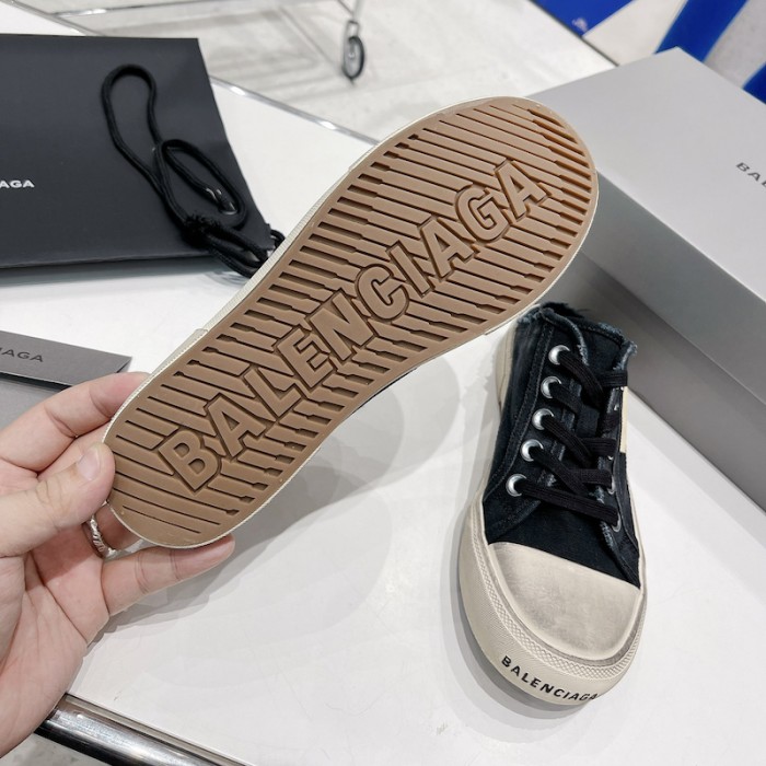 Ba*len*cia*ga paris sneaker mule in black