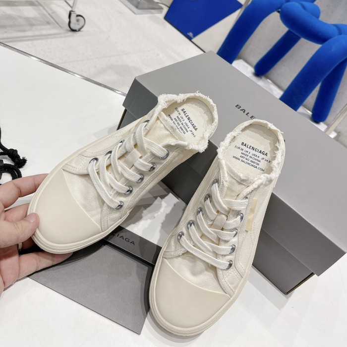 Ba*len*cia*ga paris sneaker mule in white