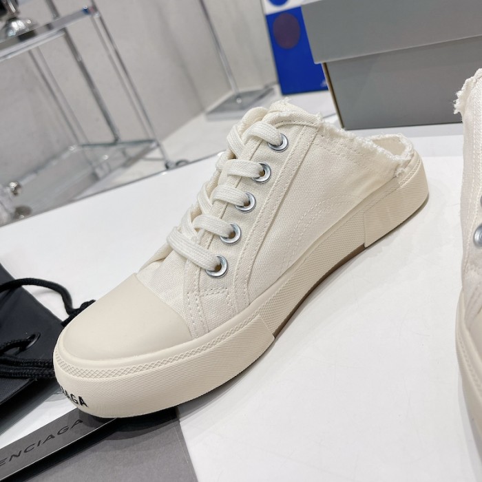 Ba*len*cia*ga paris sneaker mule in white