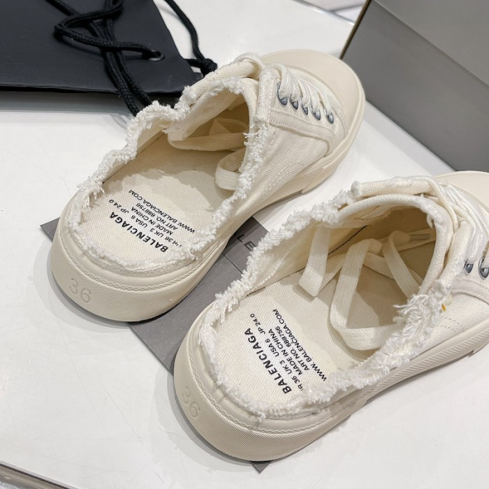 Ba*len*cia*ga paris sneaker mule in white