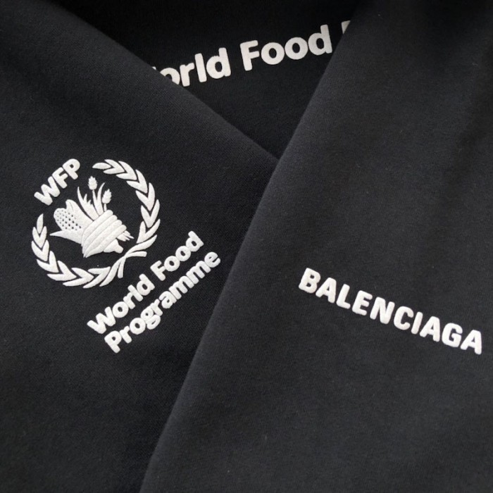 Ba*len*cia*ga wfp hoodie medium fit in black