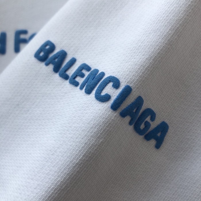 Ba*len*cia*ga wfp hoodie medium fit in white