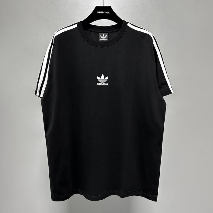 Ba*len*cia*ga / ad*s t-shirt oversized in black