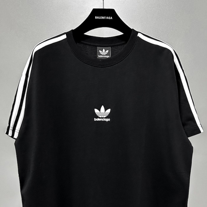 Ba*len*cia*ga / ad*s t-shirt oversized in black
