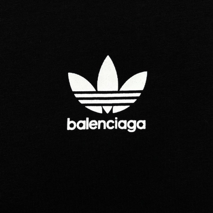 Ba*len*cia*ga / ad*s t-shirt oversized in black