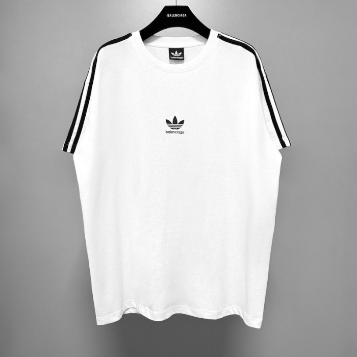Ba*len*cia*ga / ad*s t-shirt oversized in white